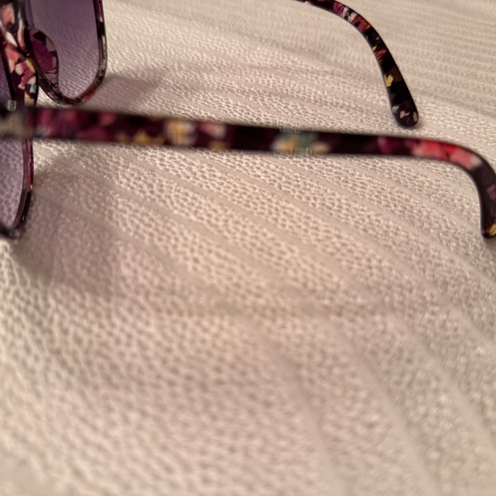 Subtle but DISNEY - Minnie Bow on the bow of the sunglasses - ADULT - Picture 6 of 6